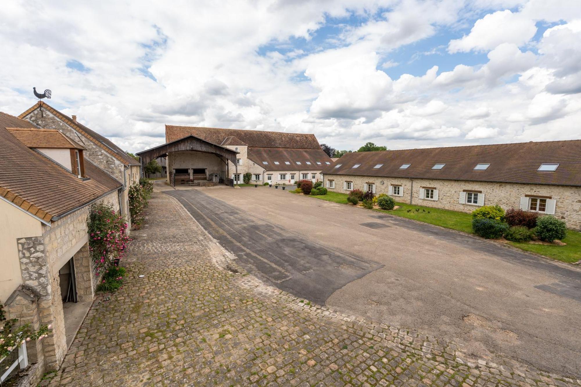 La Bullote - Gites - Paris Roissy Cdg Villeneuve-sous-Dammartin Esterno foto